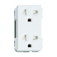 Ổ Cắm Đơn Có Màn Che và Dây Nối Đất Panasonic WEV1582SW Dòng Wide