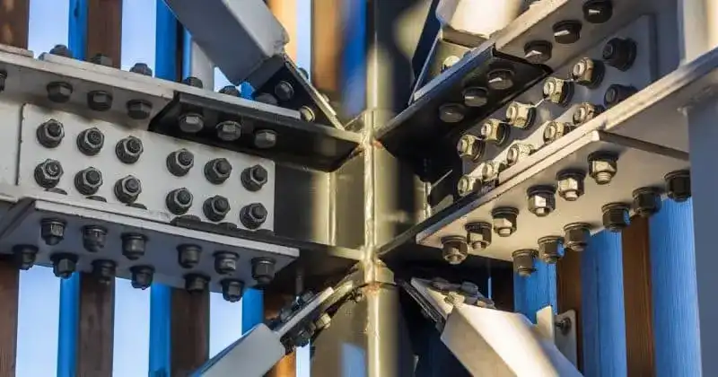 Kết cấu thép: Thường được sử dụng trong các liên kết thứ cấp (secondary structures) trong nhà xưởng, nhà tiền chế hoặc các kết cấu chịu tải trung bình.