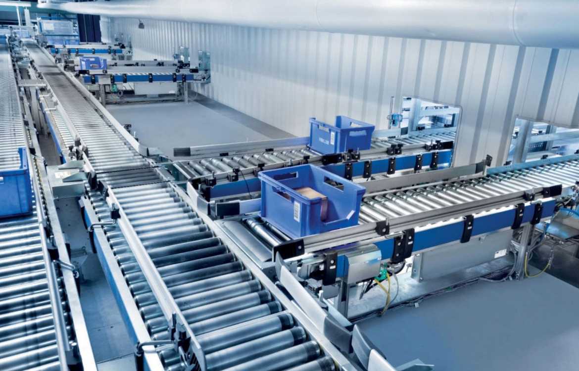 Công nghiệp Thực phẩm & Y tế: Lắp ráp các khung máy, băng tải lớn hoặc thiết bị chế biến cần xuyên qua các lớp vỏ bảo vệ dày, đảm bảo tiêu chuẩn vệ sinh và chống ăn mòn.